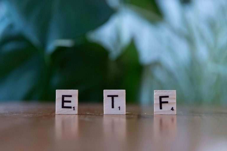 Differences between ETFs and mutual funds